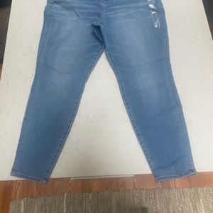American Eagle size 20 curvy high rise jeans.
